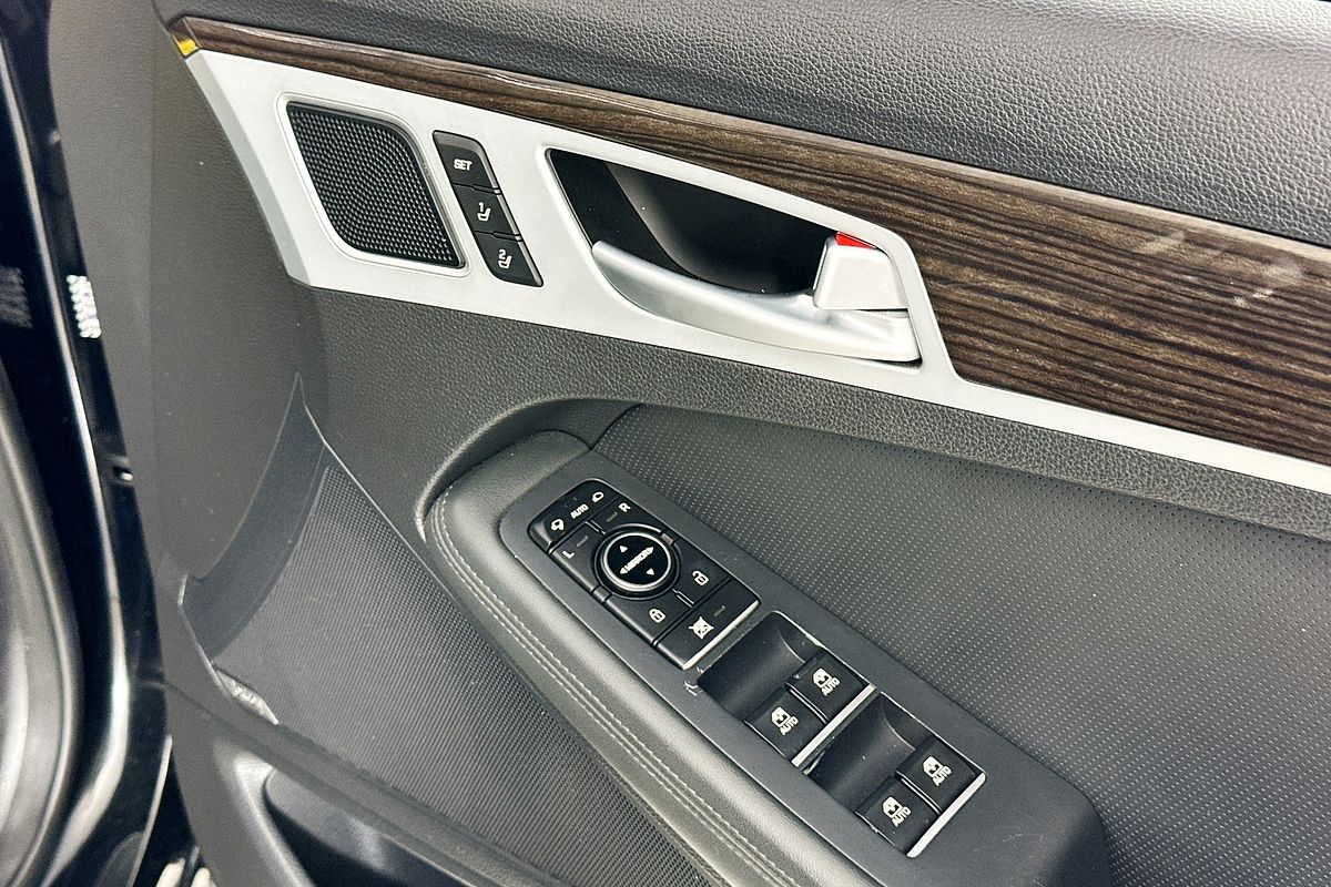 2014 Hyundai GENESIS  DH