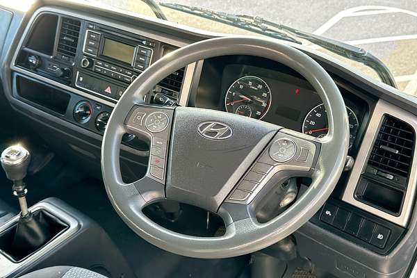 2019 Hyundai Mighty EX8 SUPER CAB FLAT DECK (LWB) QT-2 REAR WHEEL DRIVE