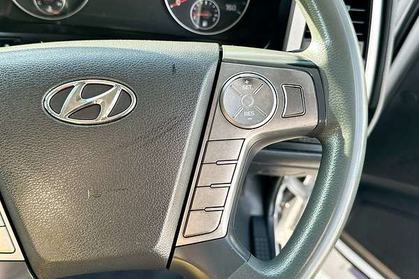 2019 Hyundai Mighty EX8 SUPER CAB FLAT DECK (LWB) QT-2 REAR WHEEL DRIVE