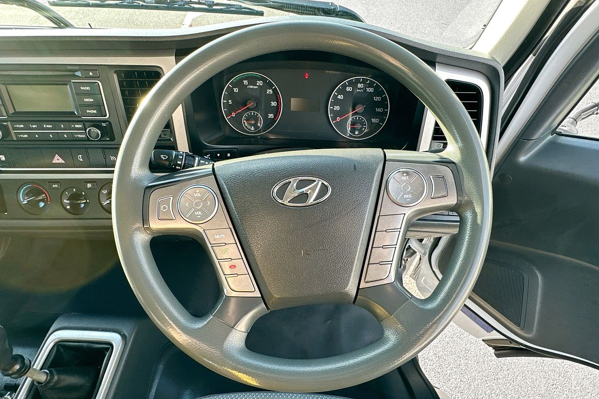 2019 Hyundai Mighty EX8 SUPER CAB FLAT DECK (LWB) QT-2 REAR WHEEL DRIVE