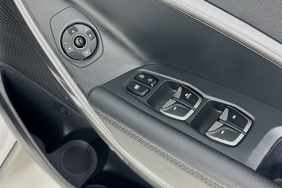 2016 Hyundai Santa Fe Active DM3 Series II