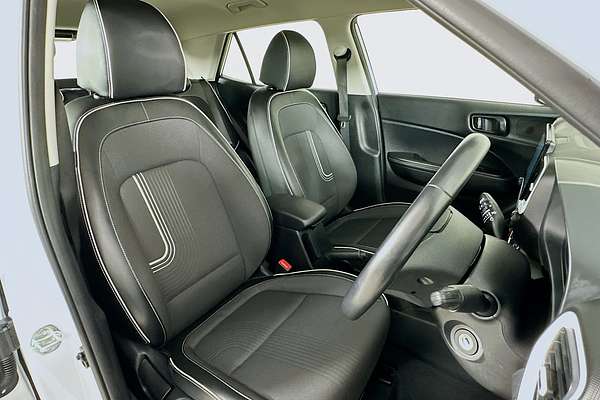 2023 Hyundai Venue ACTIVE QX.V5