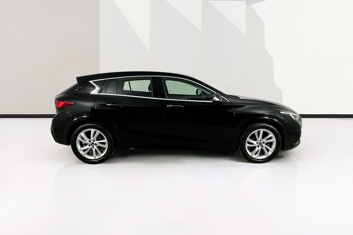 2017 INFINITI Q30 GT 1.6t H15