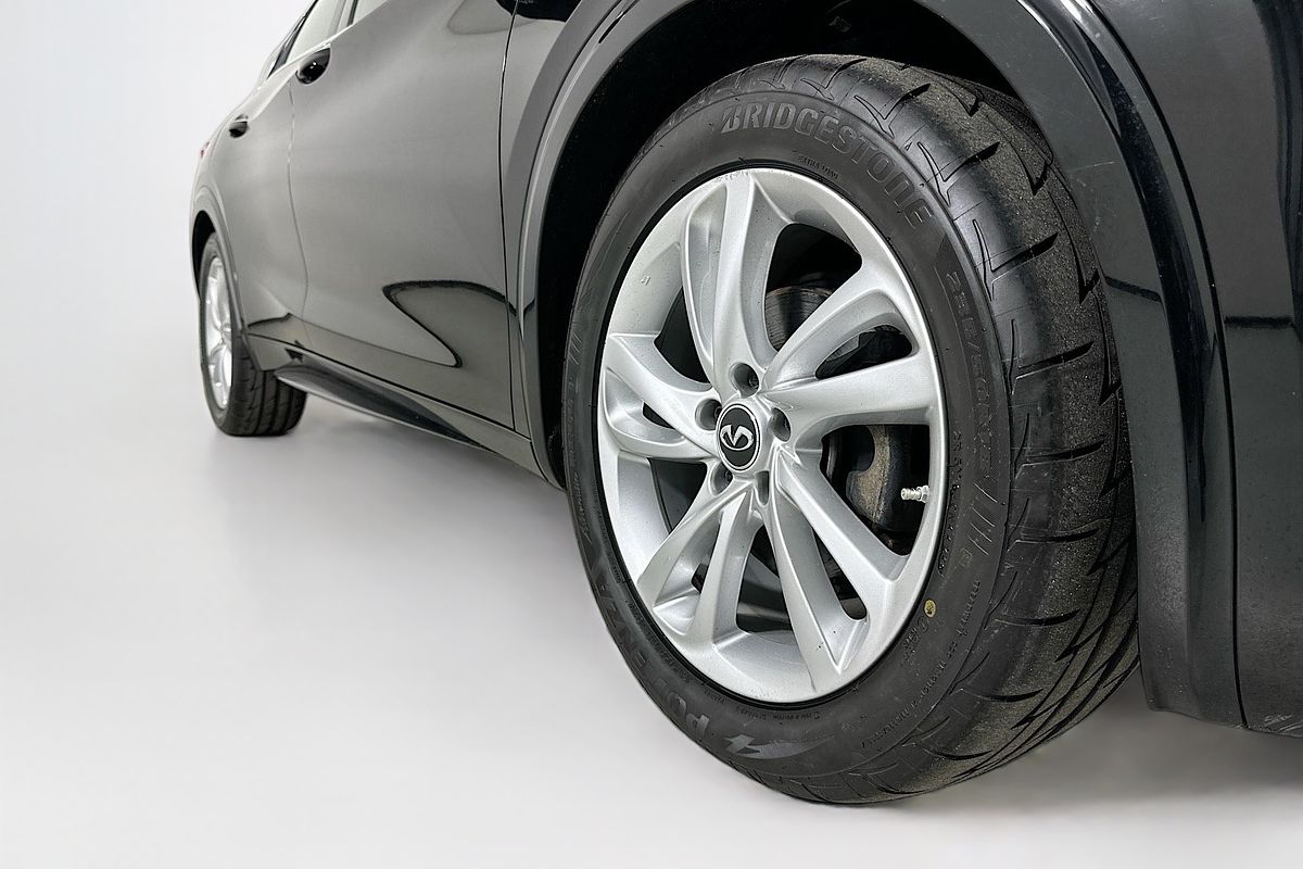 2017 INFINITI Q30 GT 1.6t H15