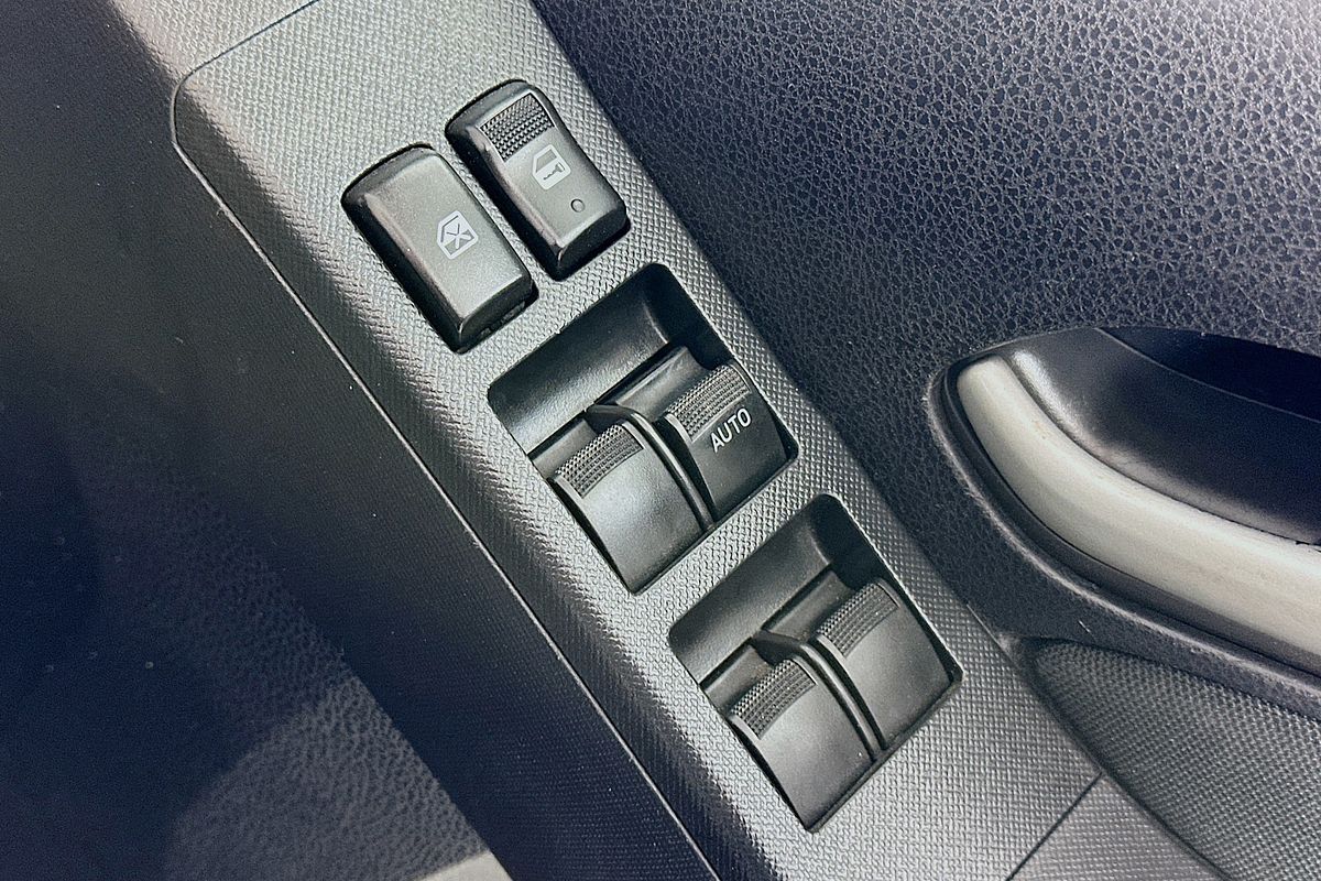 2014 Isuzu MU-X LS-U (4x2) UC
