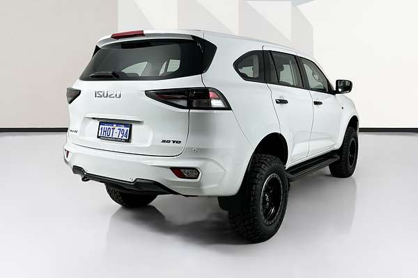 2022 Isuzu MU-X LS-M