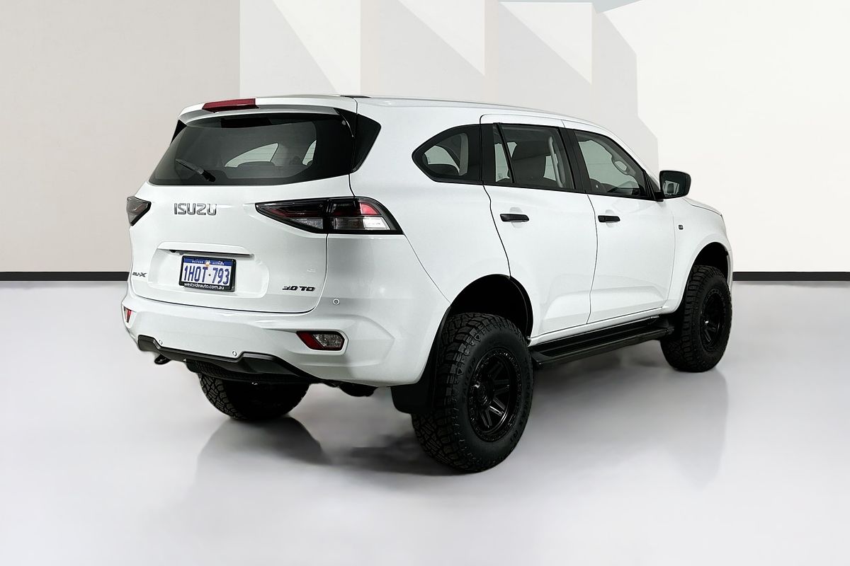 2022 Isuzu MU-X LS-M