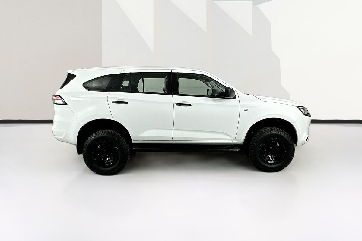 2022 Isuzu MU-X LS-M