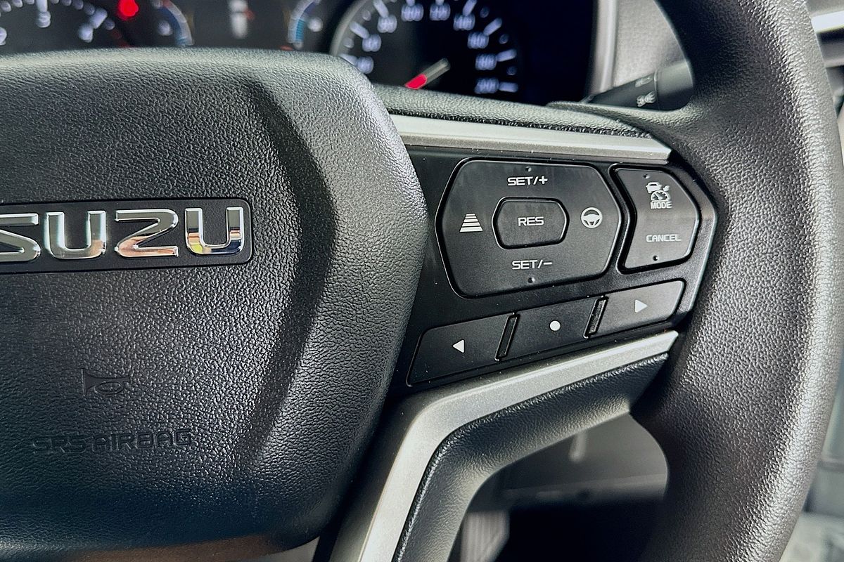 2022 Isuzu MU-X LS-M