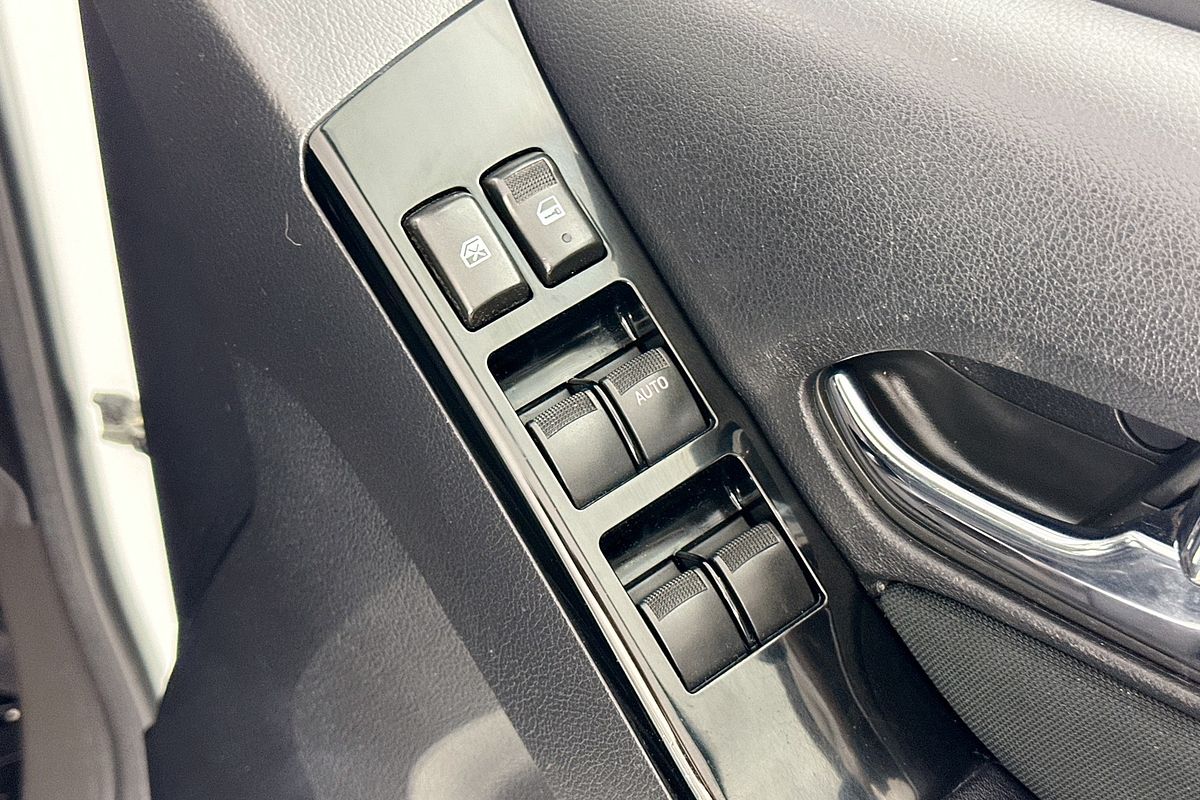 2017 Isuzu MU-X LS-U (4x2) UC MY17