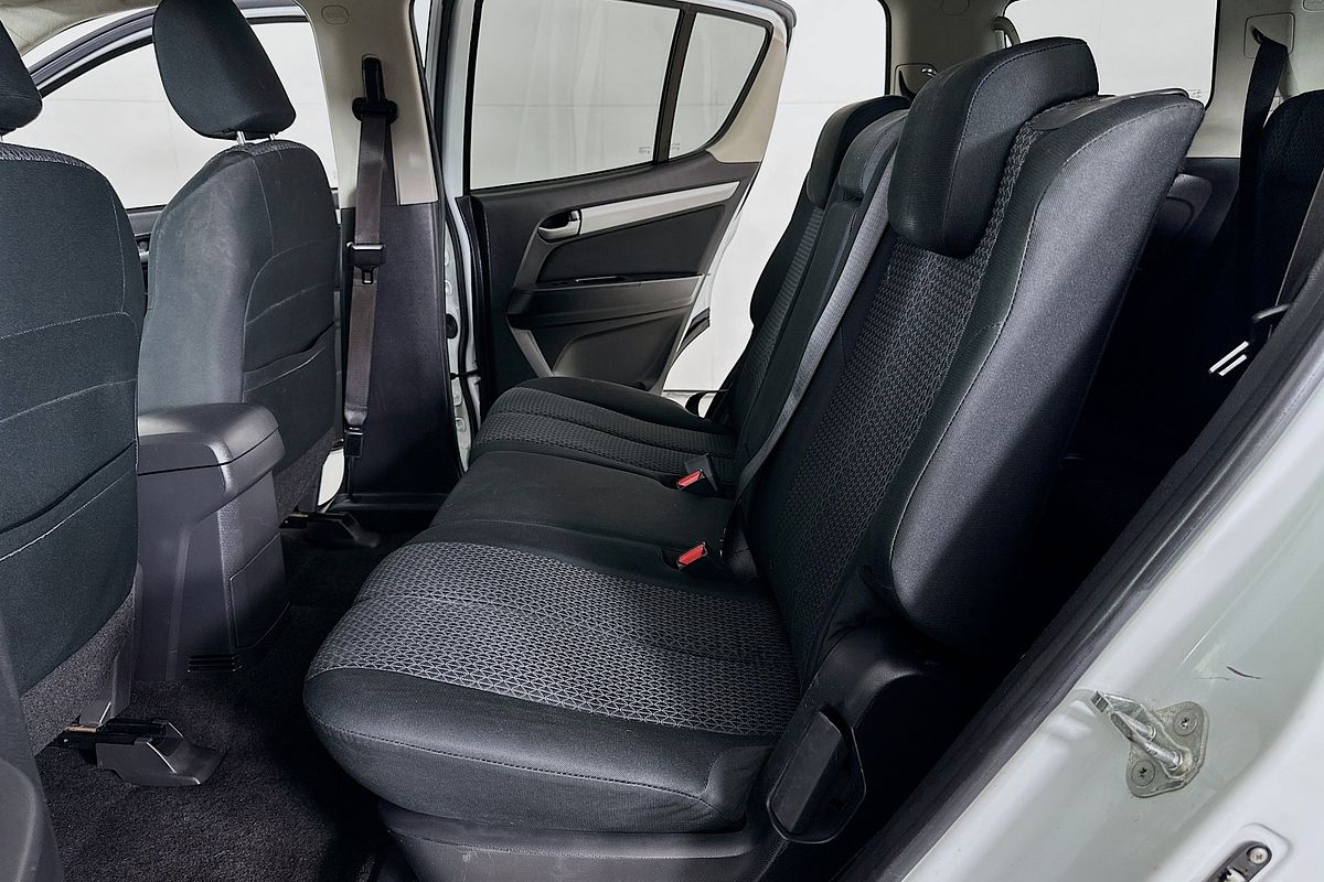2015 Isuzu MU-X LS-U (4x2) UC