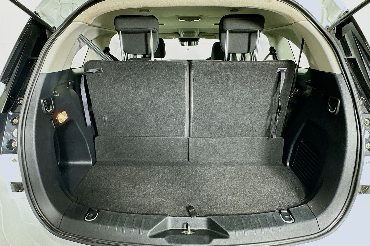 2022 Isuzu MU-X LS-M