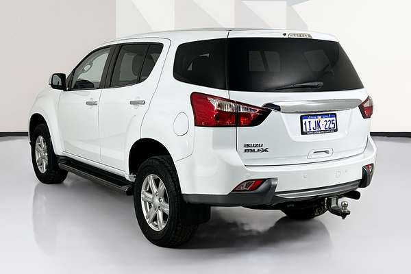 2015 Isuzu MU-X LS-U (4x2) UC