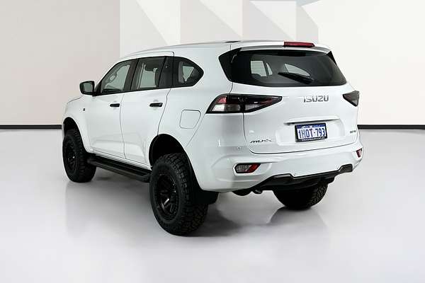 2022 Isuzu MU-X LS-M