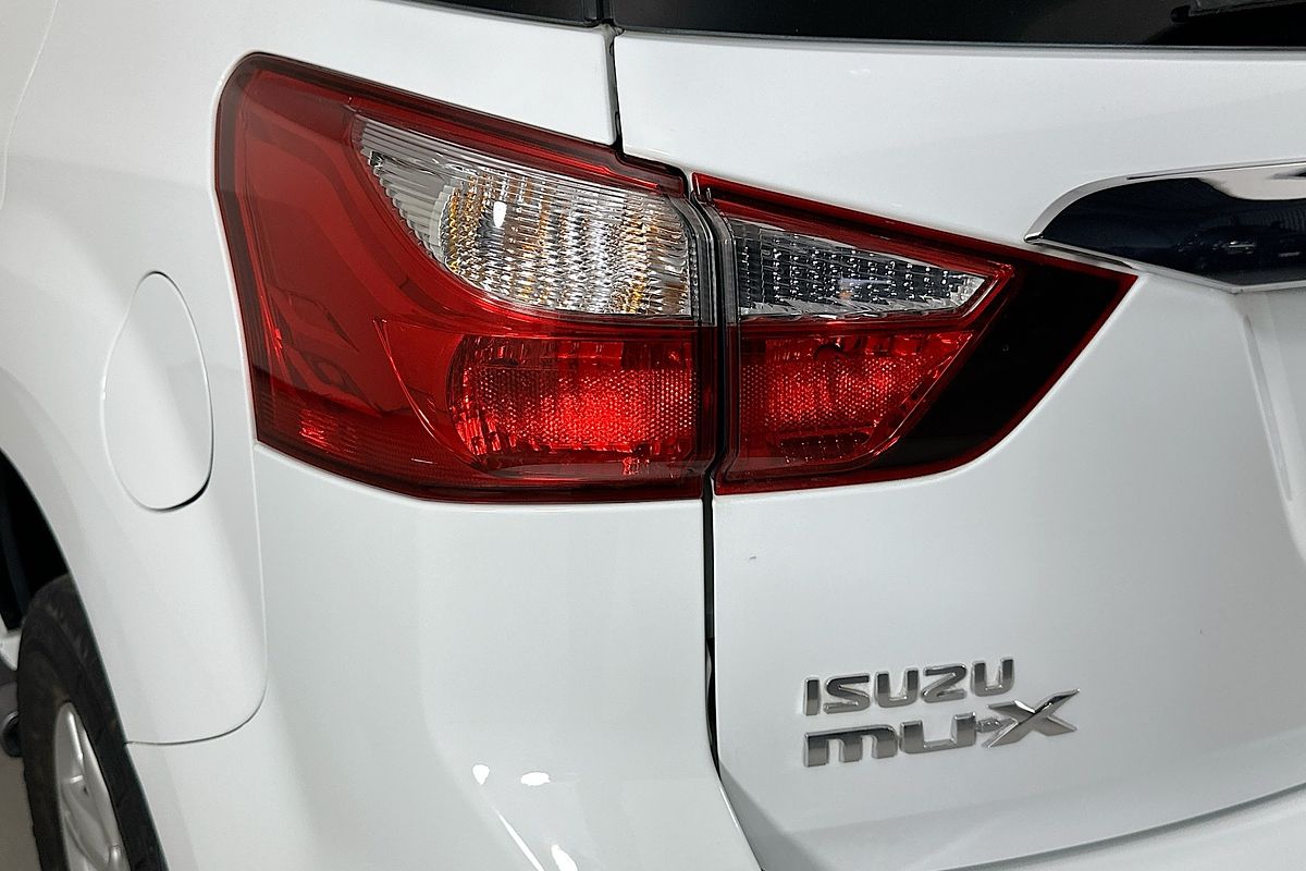 2015 Isuzu MU-X LS-U (4x2) UC