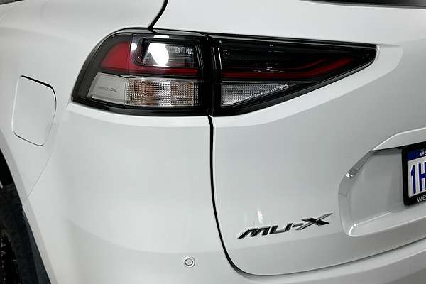 2022 Isuzu MU-X LS-M (4x4) RJ MY22