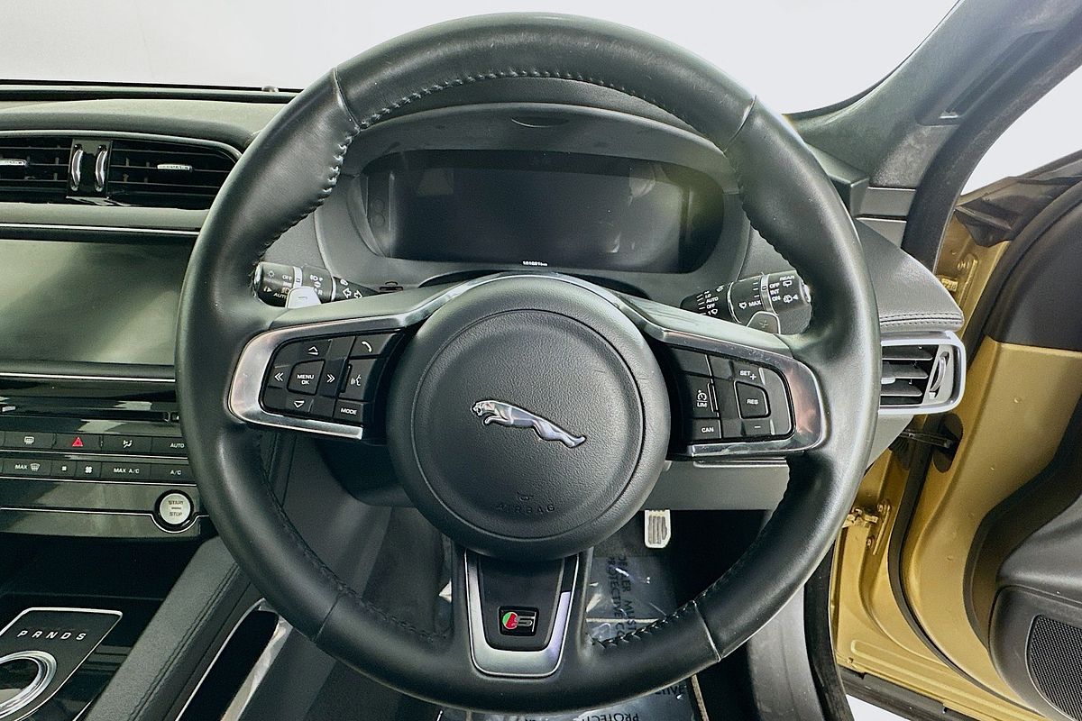 2016 Jaguar F-PACE 35t First Edition MY17