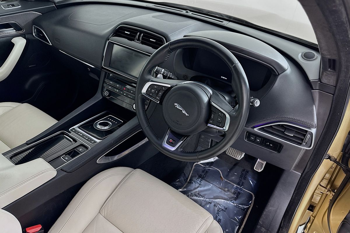 2016 Jaguar F-PACE 35t First Edition MY17