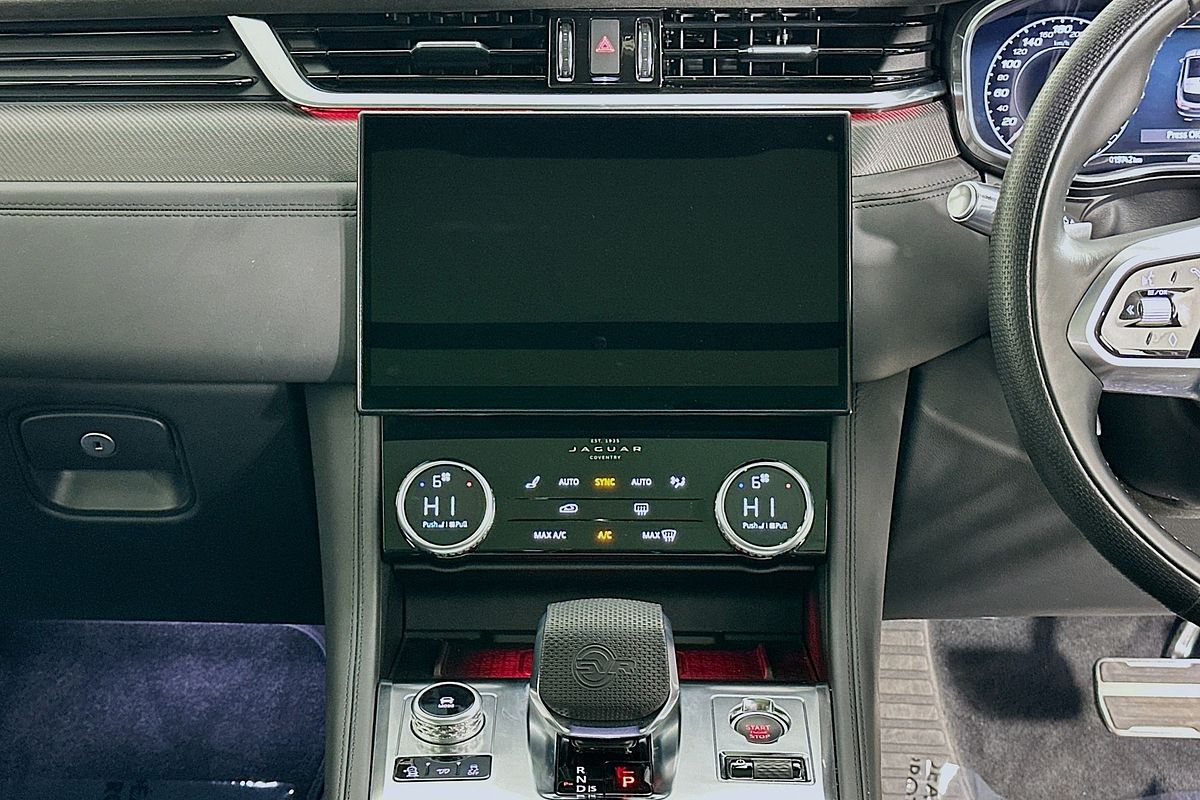 2022 Jaguar F-PACE SVR (405kW) X761 MY22