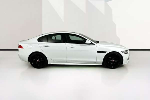 2015 Jaguar XE 25t R-SPORT