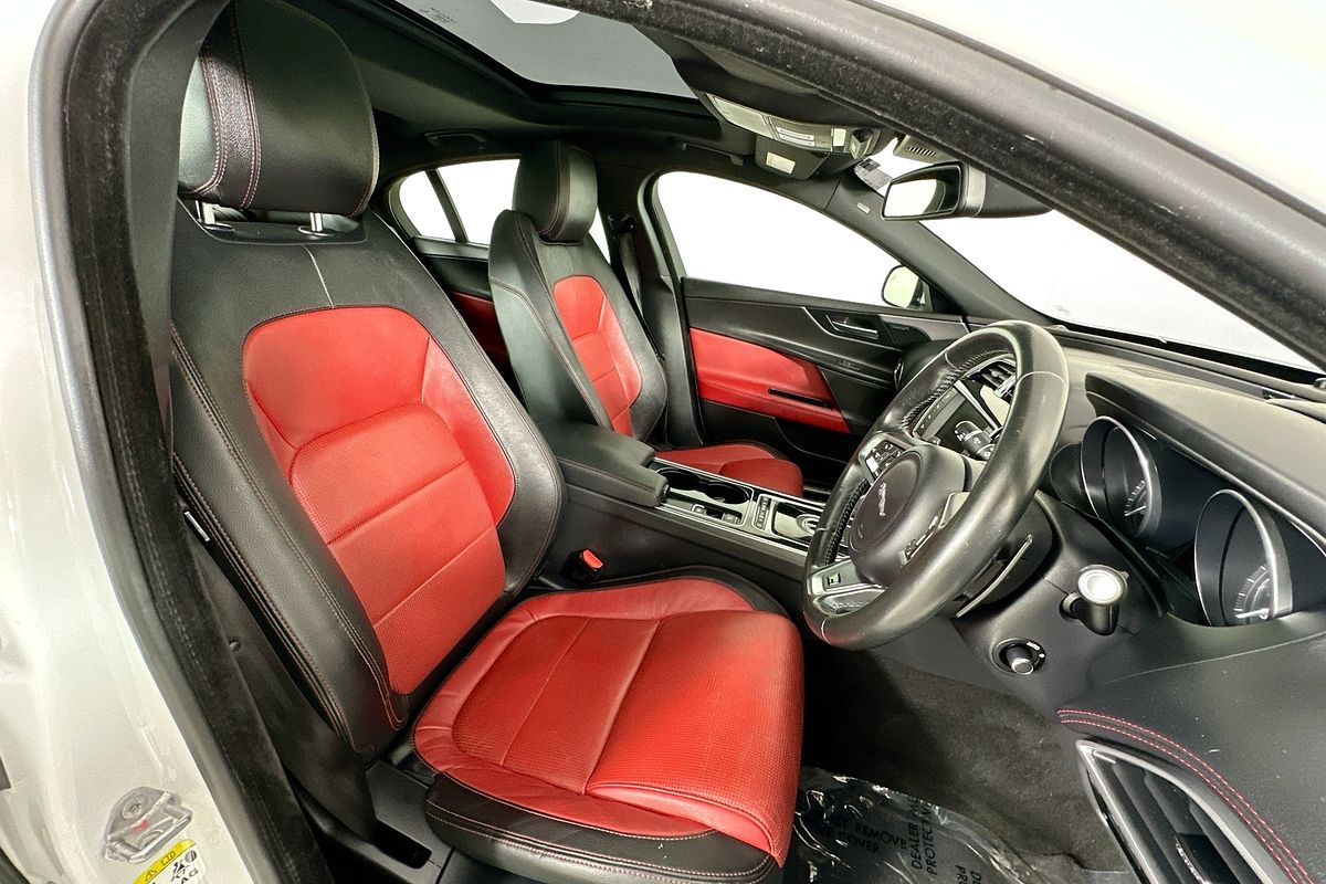 2015 Jaguar XE 25t R-SPORT