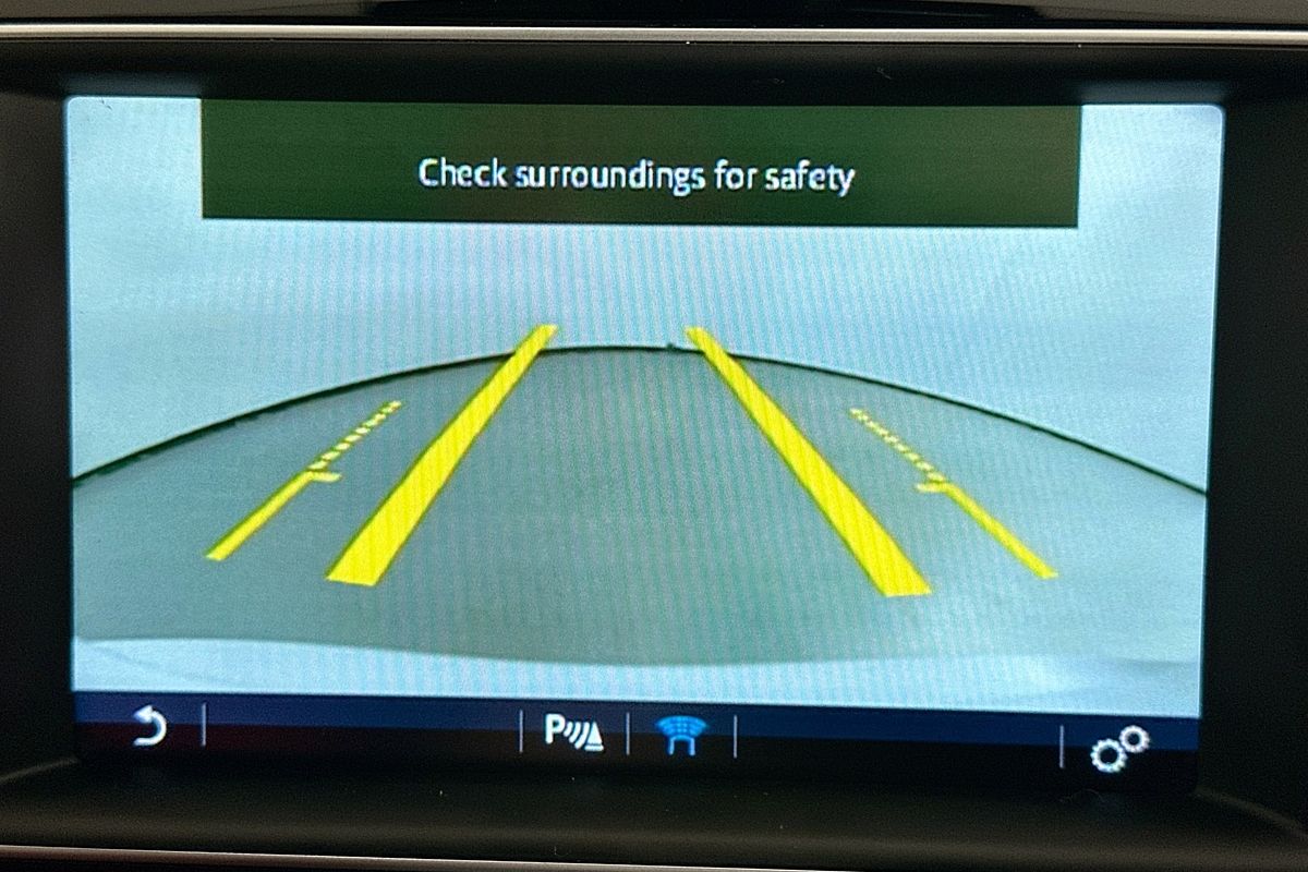 2015 Jaguar XE 25t R-SPORT