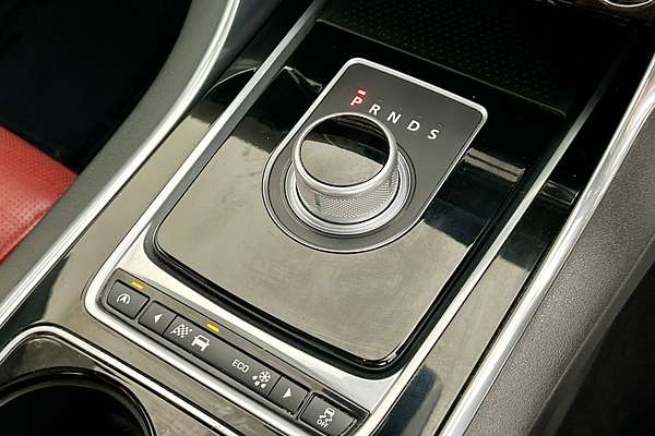 2015 Jaguar XE 25t R-SPORT