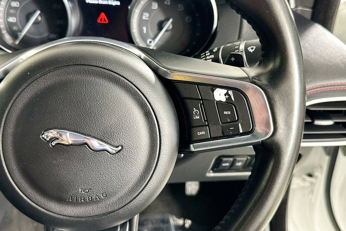 2015 Jaguar XE 25t R-SPORT