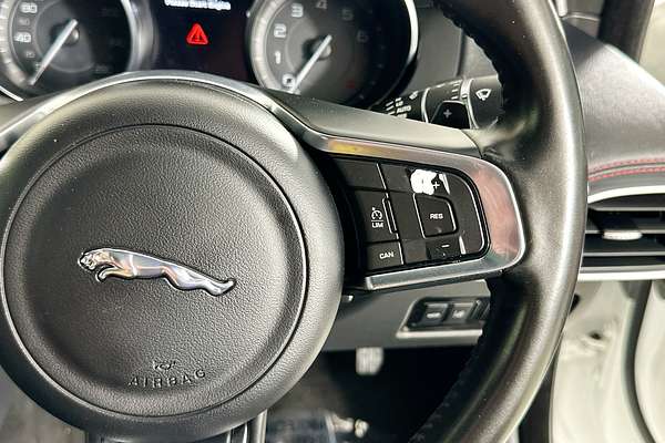 2015 Jaguar XE 25t R-SPORT