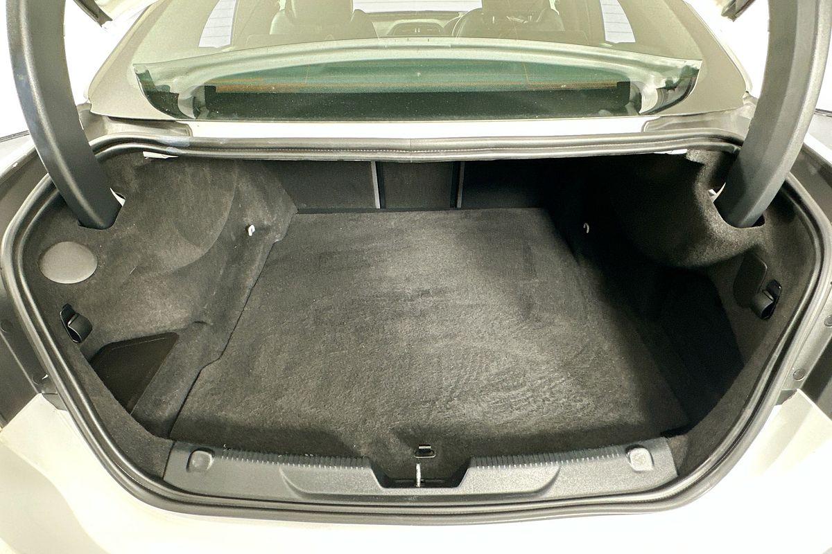 2015 Jaguar XE 25t R-SPORT