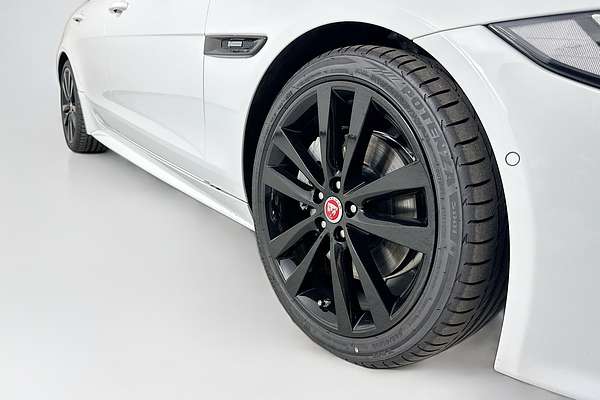 2015 Jaguar XE 25t R-SPORT