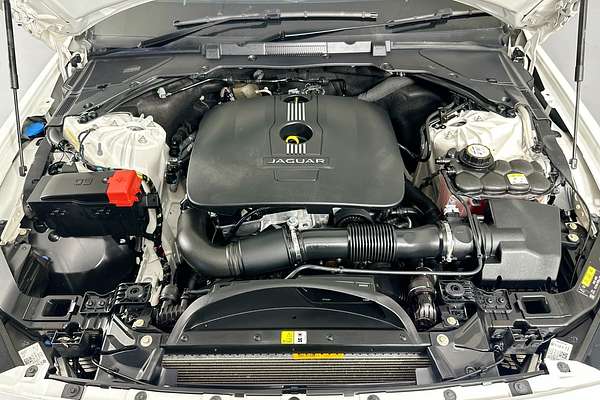 2015 Jaguar XE 25t R-SPORT