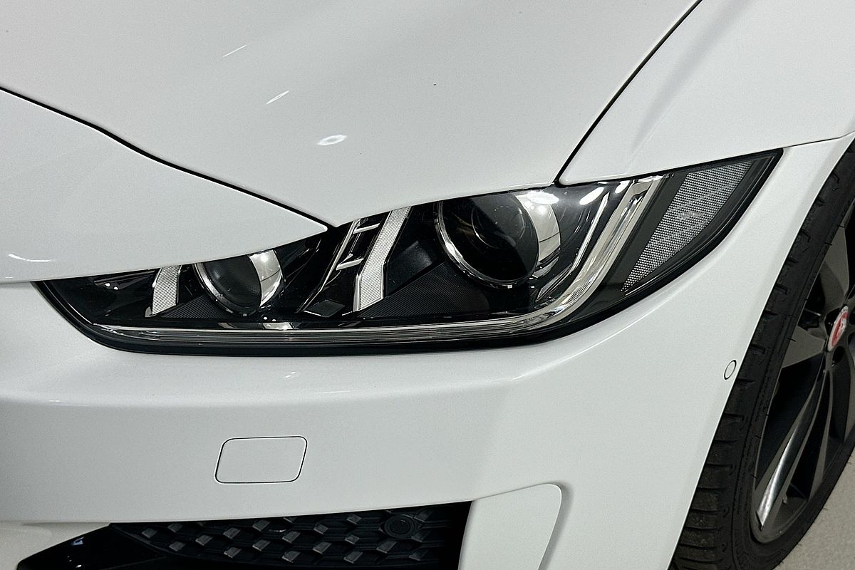 2015 Jaguar XE 25t R-SPORT