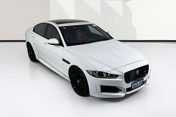 2015 Jaguar XE 25t R-SPORT