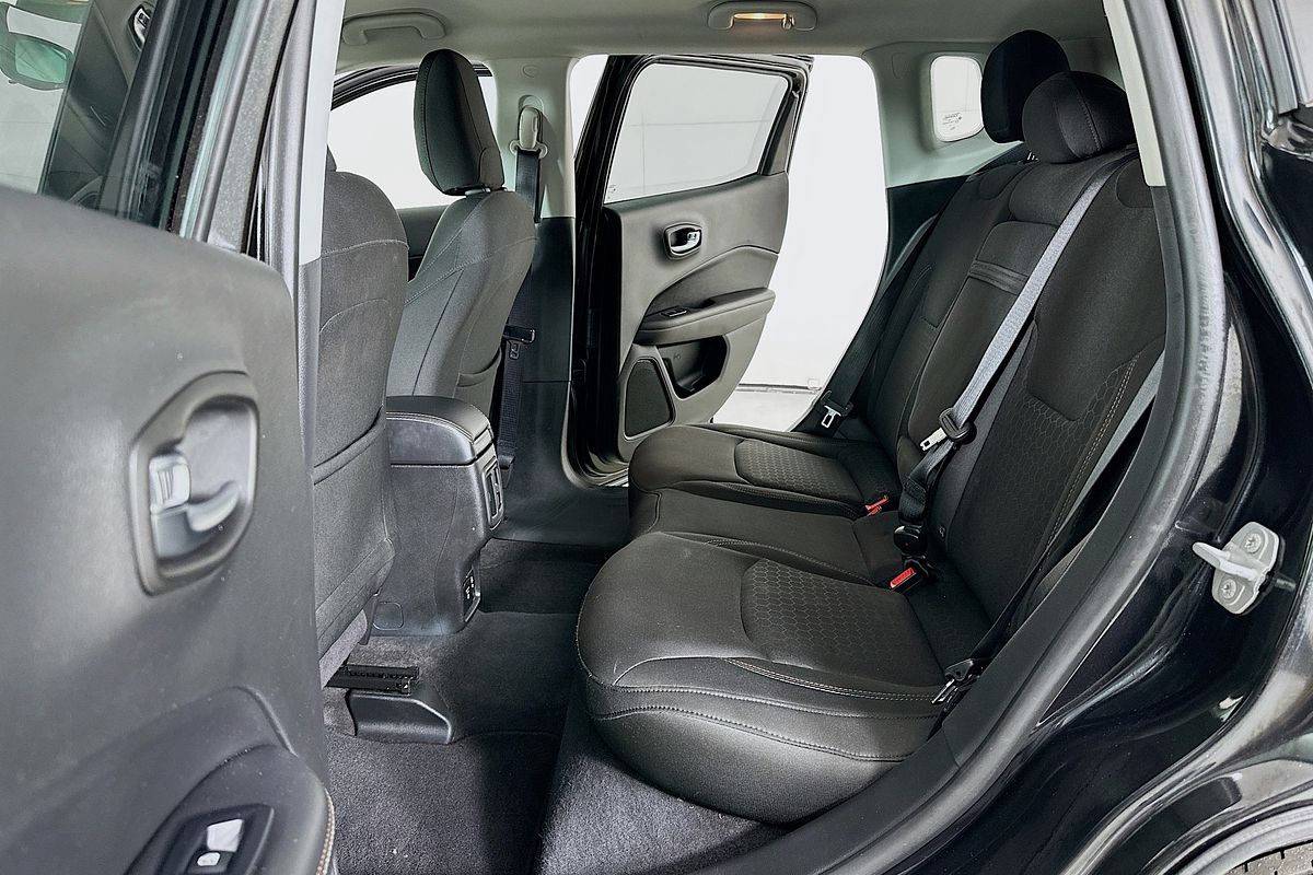 2019 Jeep COMPASS LONGITUDE (FWD) M6 MY18