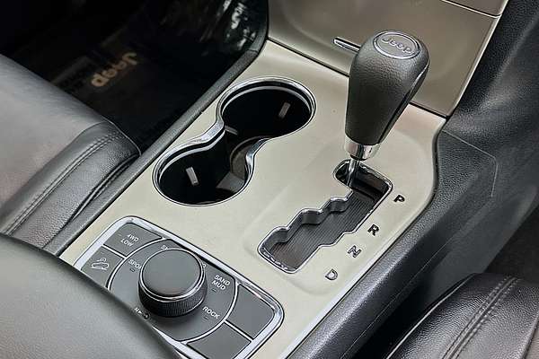 2012 Jeep GRAND CHEROKEE LAREDO (4x4) WK