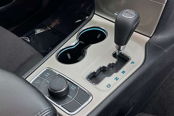 2012 Jeep GRAND CHEROKEE LAREDO (4x4) WK