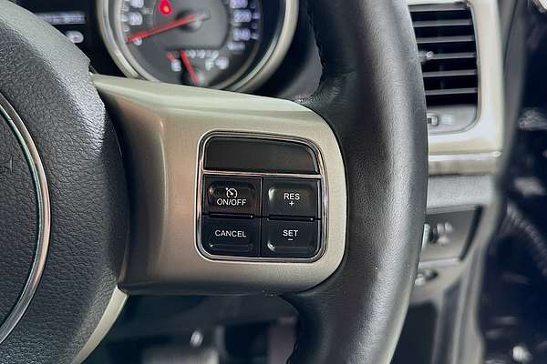 2012 Jeep GRAND CHEROKEE LAREDO (4x4) WK