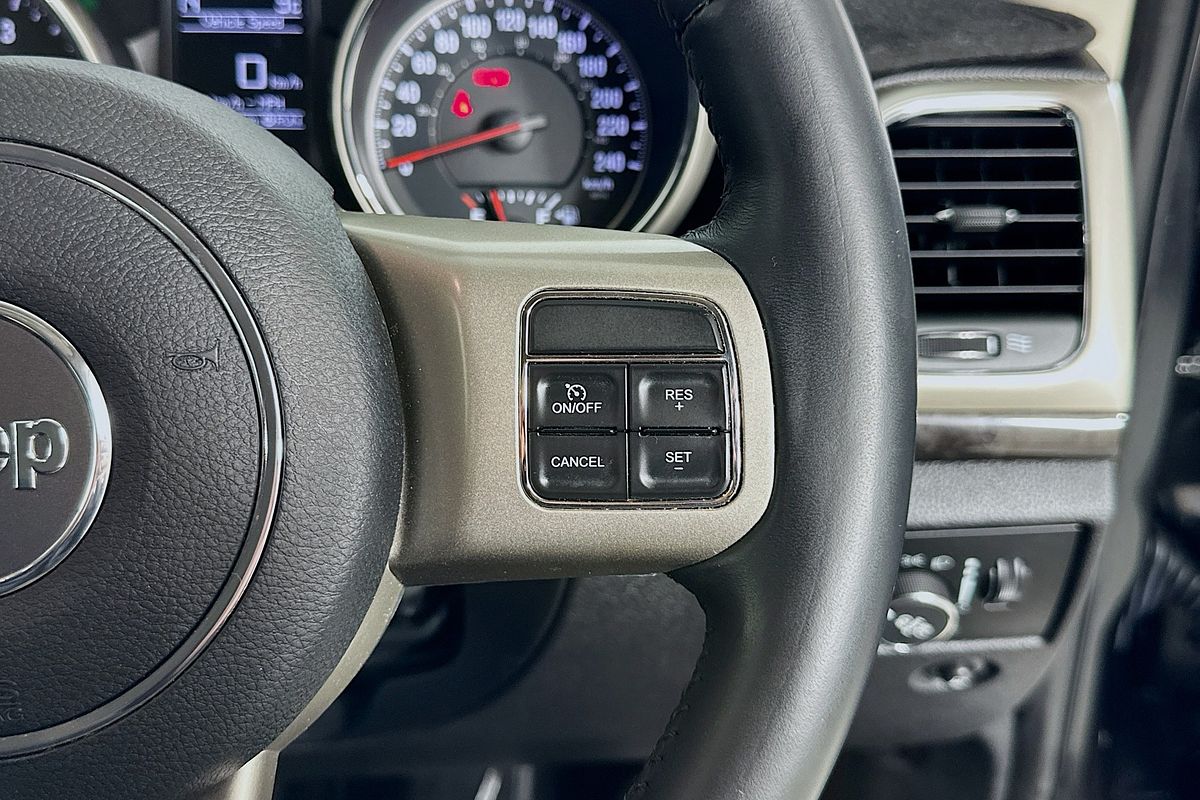 2012 Jeep GRAND CHEROKEE LAREDO (4x4) WK