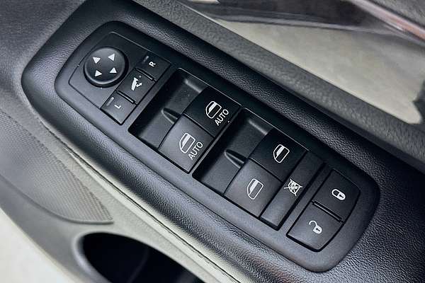 2012 Jeep GRAND CHEROKEE LAREDO (4x4) WK