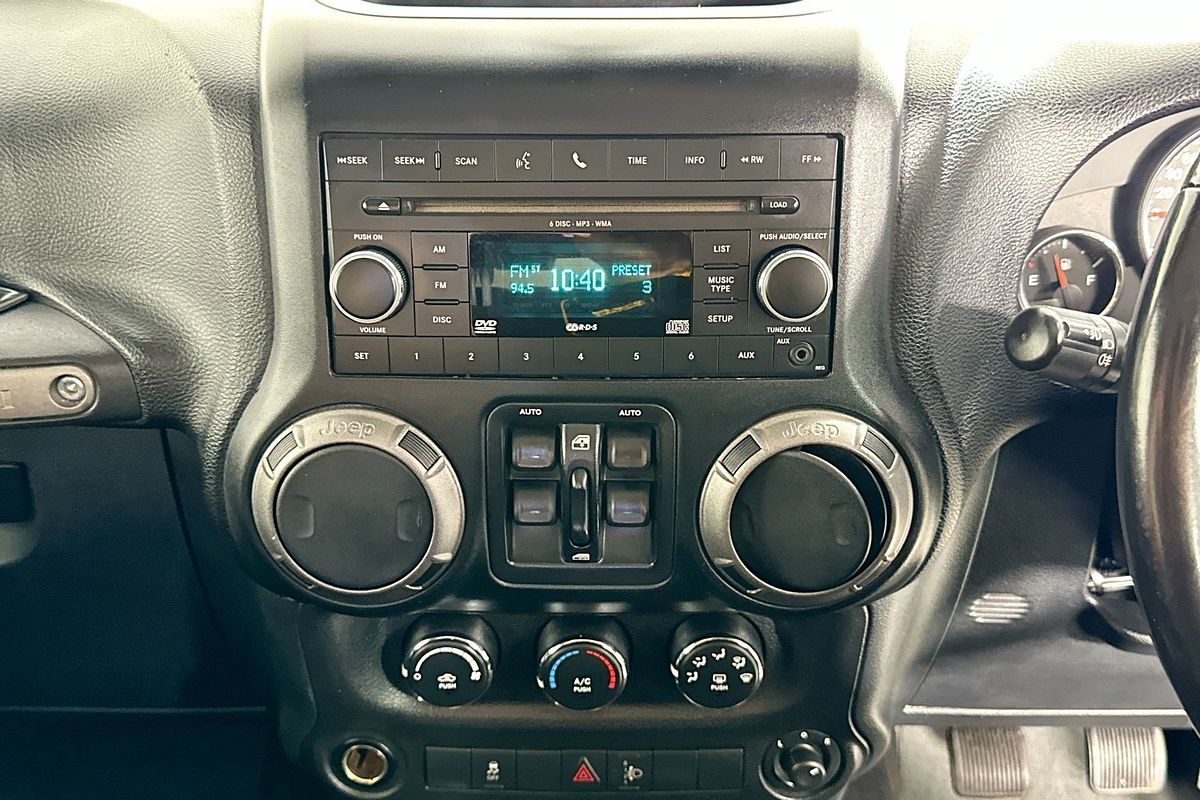 2011 Jeep WRANGLER UNLIMITED SPORT (4x4) JK MY09