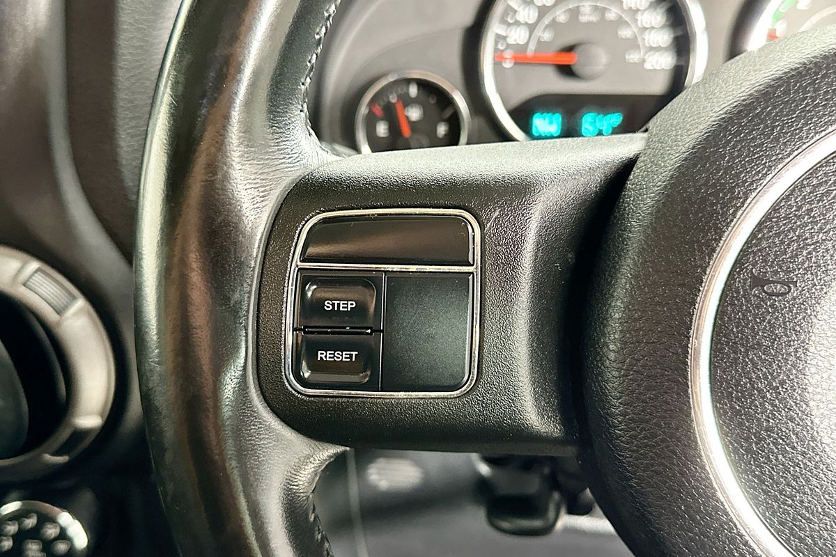 2011 Jeep WRANGLER UNLIMITED SPORT (4x4) JK MY09