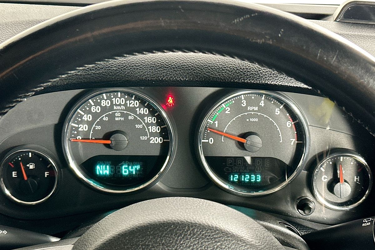 2011 Jeep WRANGLER UNLIMITED SPORT (4x4) JK MY09