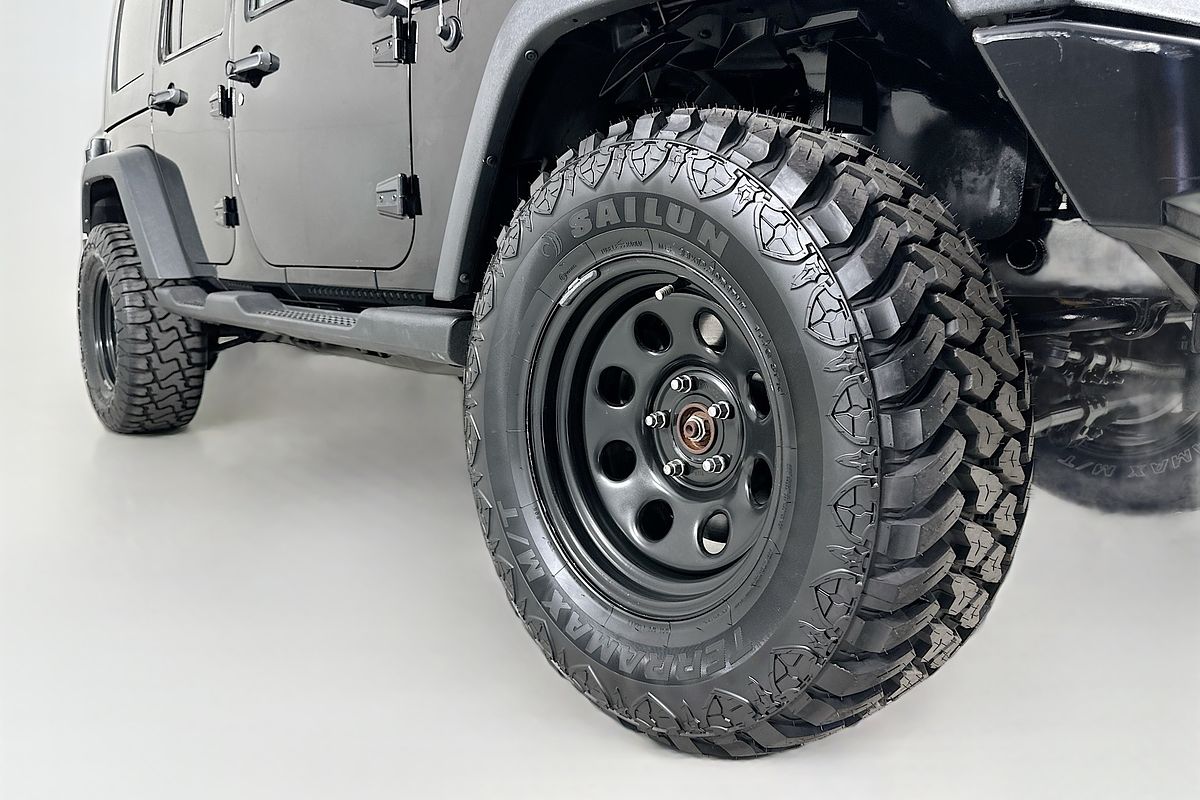 2011 Jeep WRANGLER UNLIMITED SPORT (4x4) JK MY09