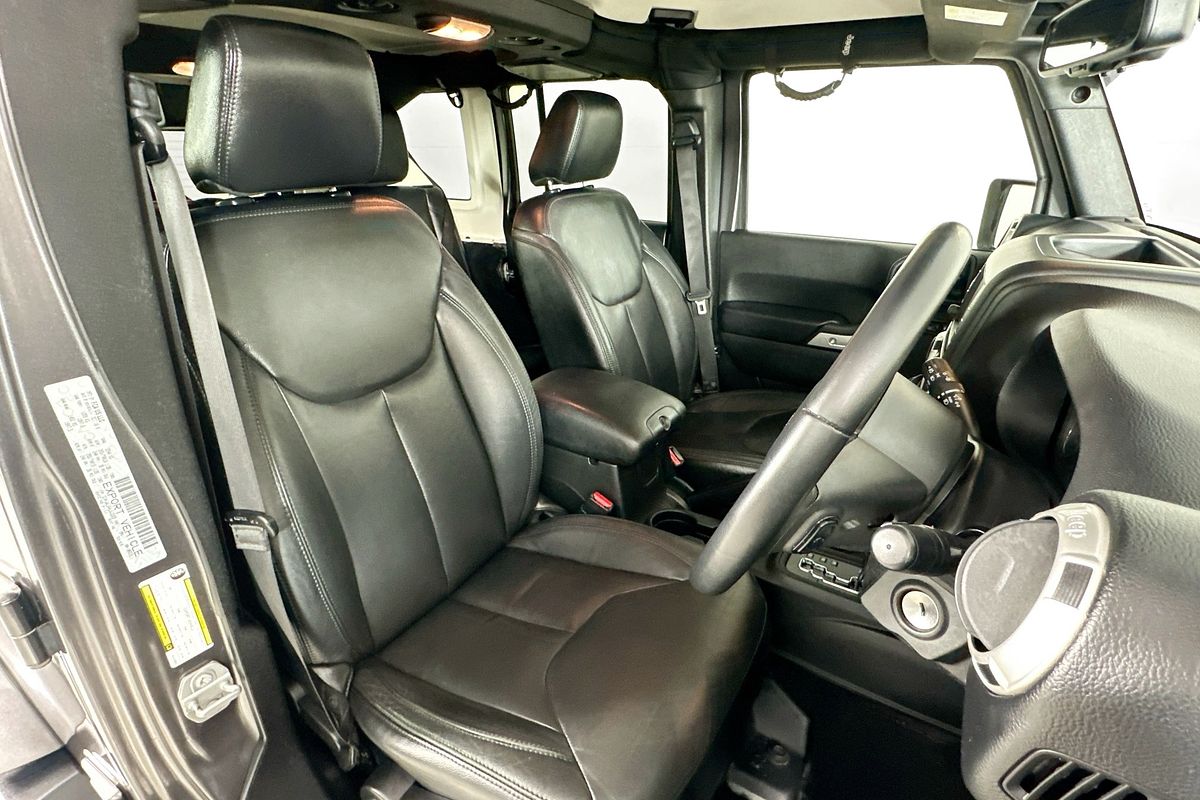 2017 Jeep WRANGLER UNLIMITED OVERLAND (4x4) JK MY17