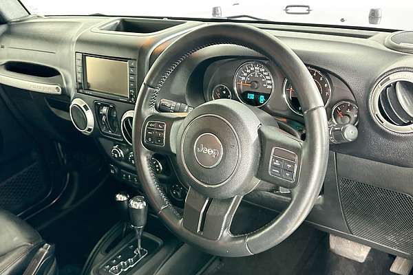 2017 Jeep WRANGLER UNLIMITED OVERLAND (4x4) JK MY17