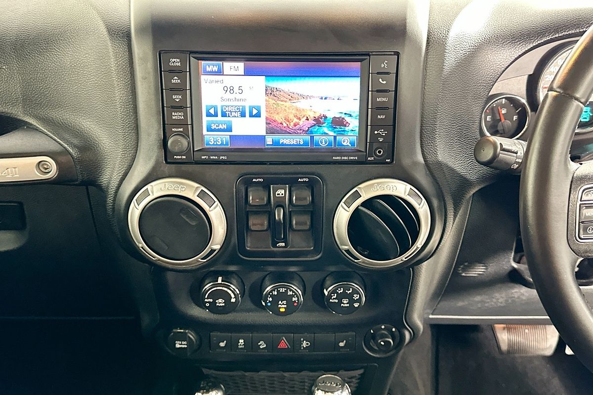 2017 Jeep WRANGLER UNLIMITED OVERLAND (4x4) JK MY17