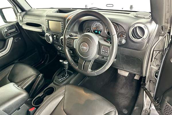 2017 Jeep WRANGLER UNLIMITED OVERLAND (4x4) JK MY17