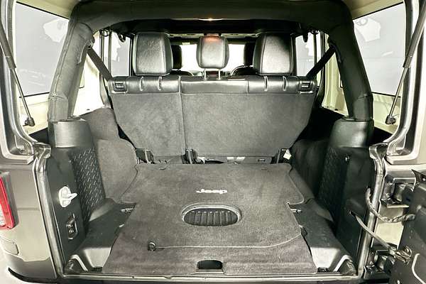 2017 Jeep WRANGLER UNLIMITED OVERLAND (4x4) JK MY17