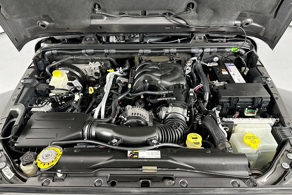 2017 Jeep WRANGLER UNLIMITED OVERLAND (4x4) JK MY17